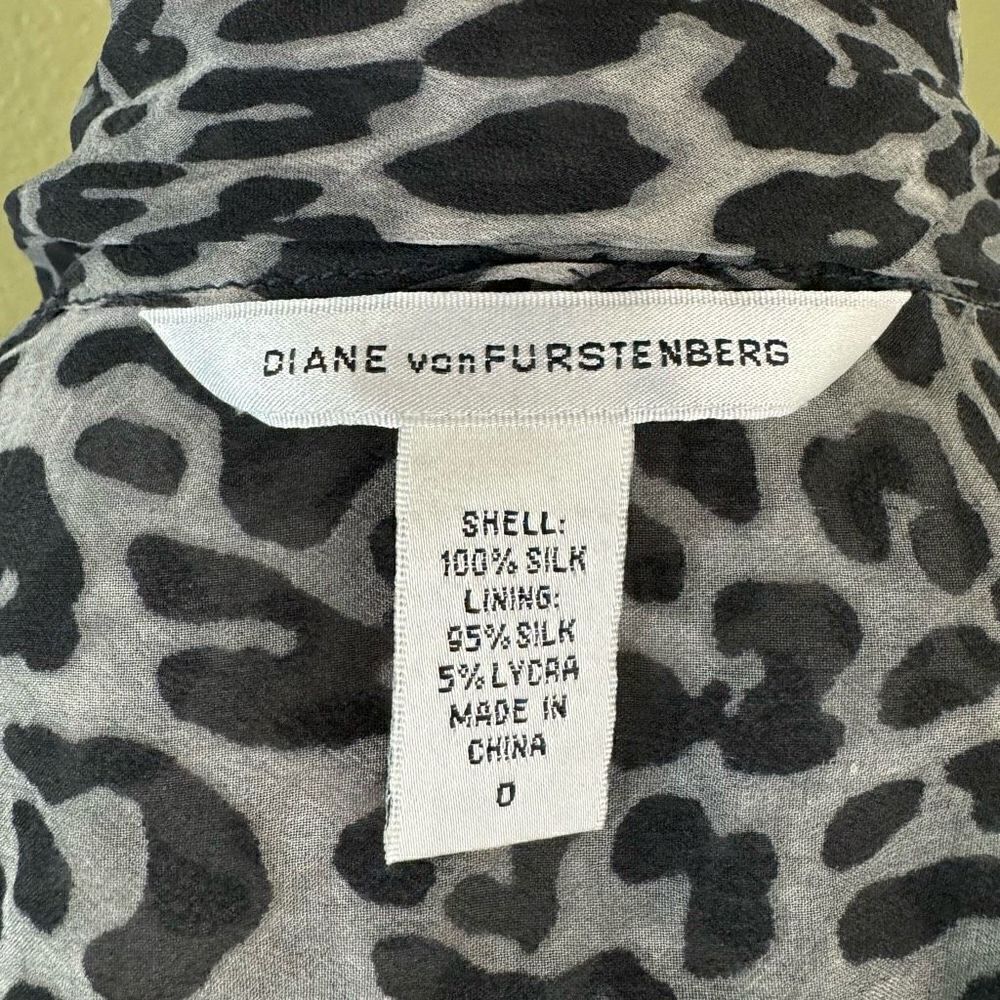 Diane Von Furstenberg Women's 0 Hannah Semi Sheer Silk Wrap Dress Black Leopard - Picture 6 of 7